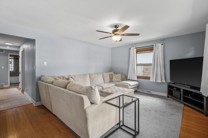 Property Photo: 1411 Manitowoc Ave WI 53172
