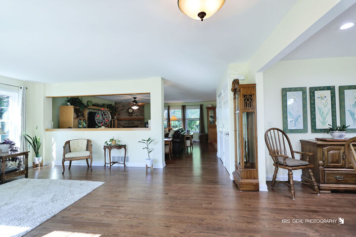 Property Photo:  1402 Benton Drive  IL 60046 