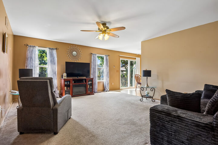 Property Photo: 92 Prairiefield Avenue IL 60112