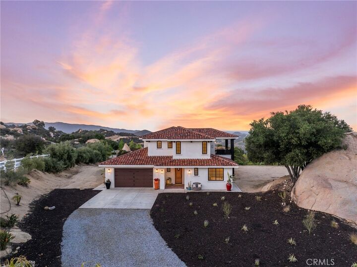 Property Photo:  41950 Hacienda Dr  CA 92562 