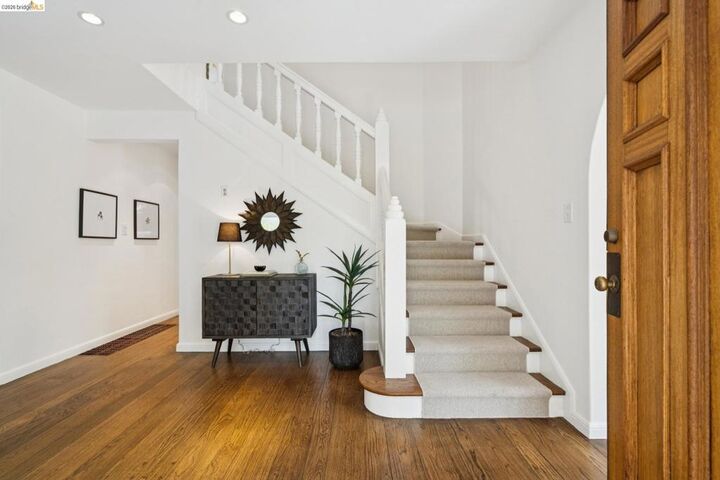 Property Photo:  312 Saint James Drive  CA 94611 