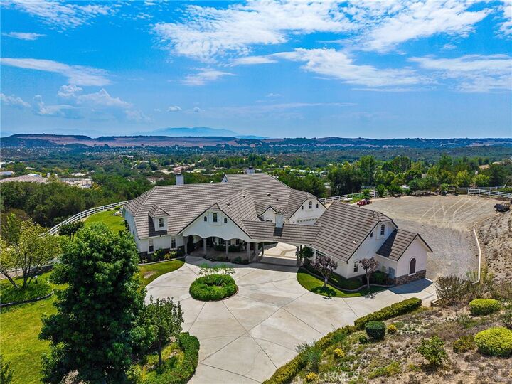 Property Photo:  40190 Sierra De Ronda  CA 92562 