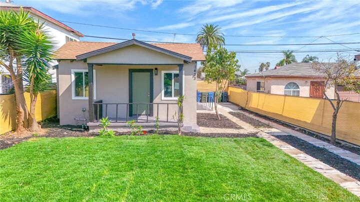 Property Photo:  1433 W 96th  CA 90047 