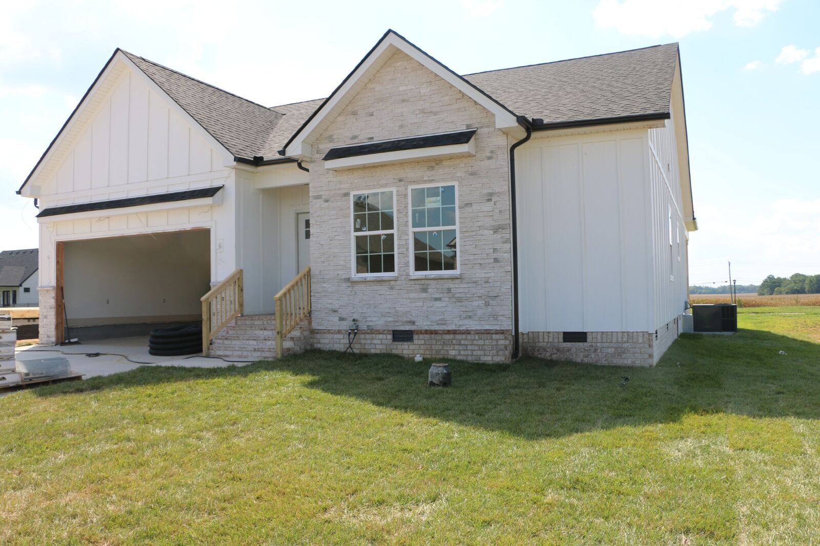 Property Photo:  230 Harvest Moon Dr  TN 37043 
