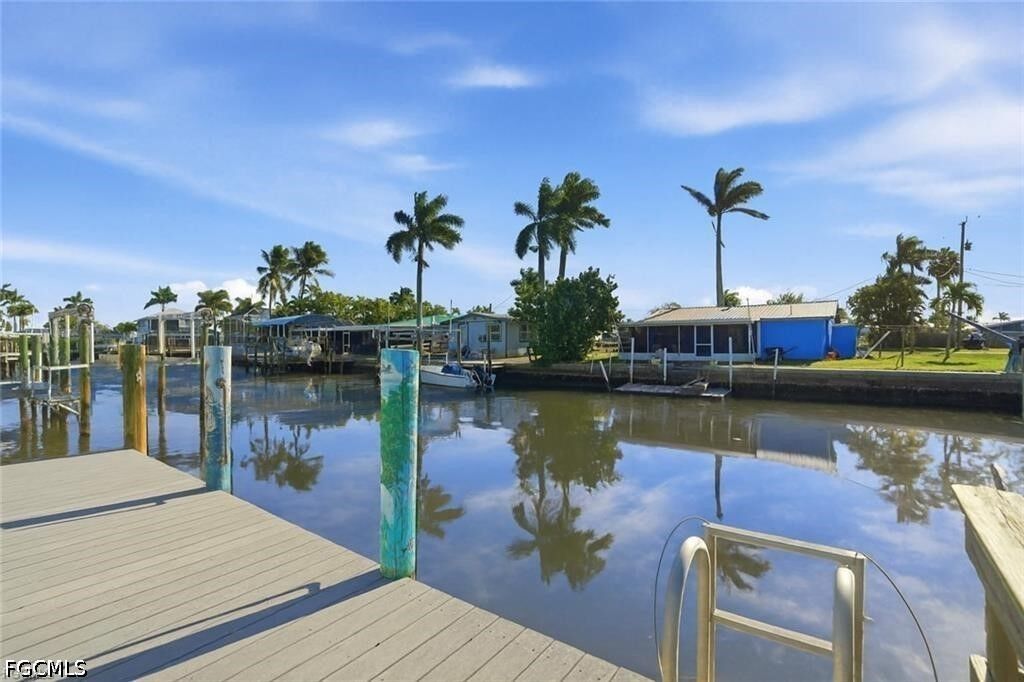Property Photo: 2607 Bayshore Drive FL 33993