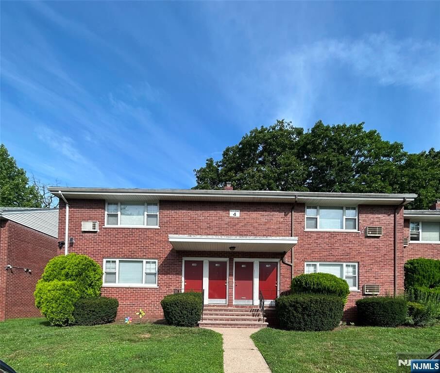 Property Photo:  241 Passaic Street 11B  NJ 07662 