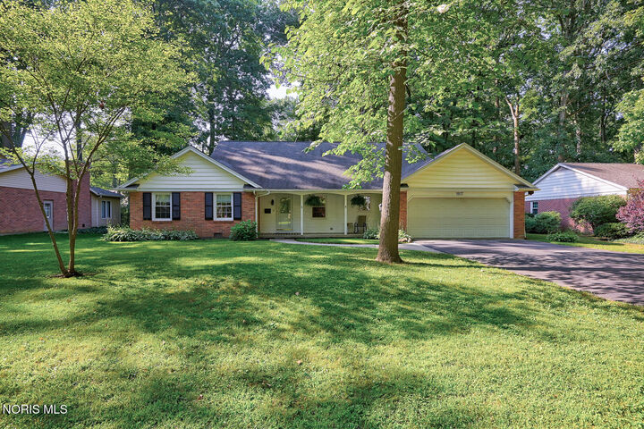 Property Photo:  1917 Imperial Lane  OH 45840 