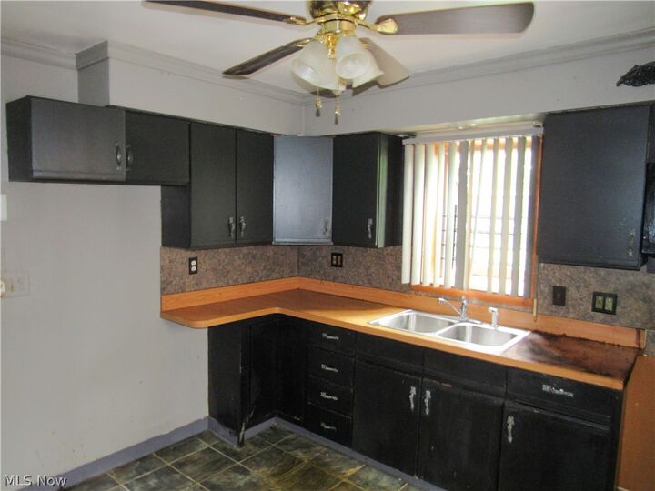 Property Photo: 4067 E 187th Street OH 44122