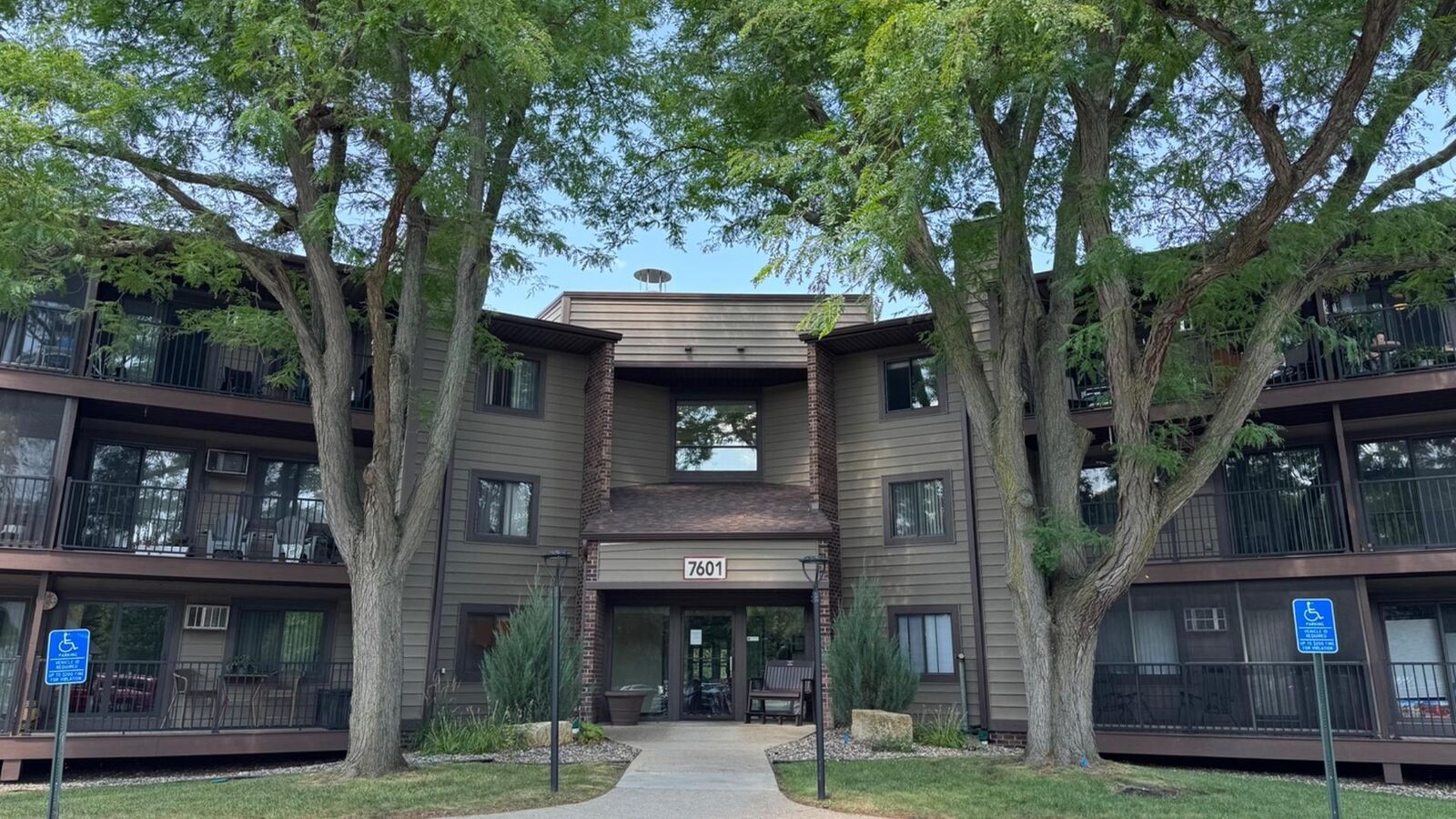 Property Photo: 7601 W 101st Street 114 MN 55438