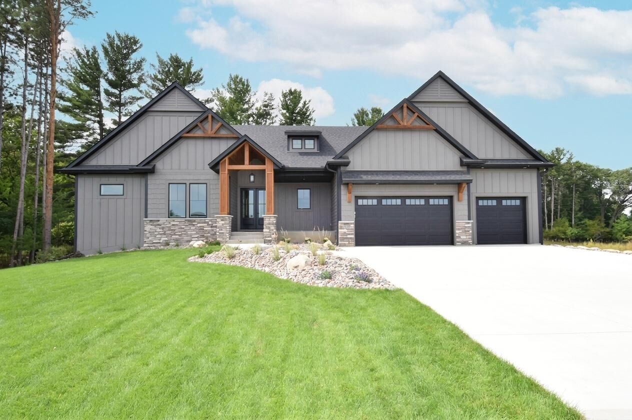 Property Photo:  17974 Staples Street NE  MN 55304 