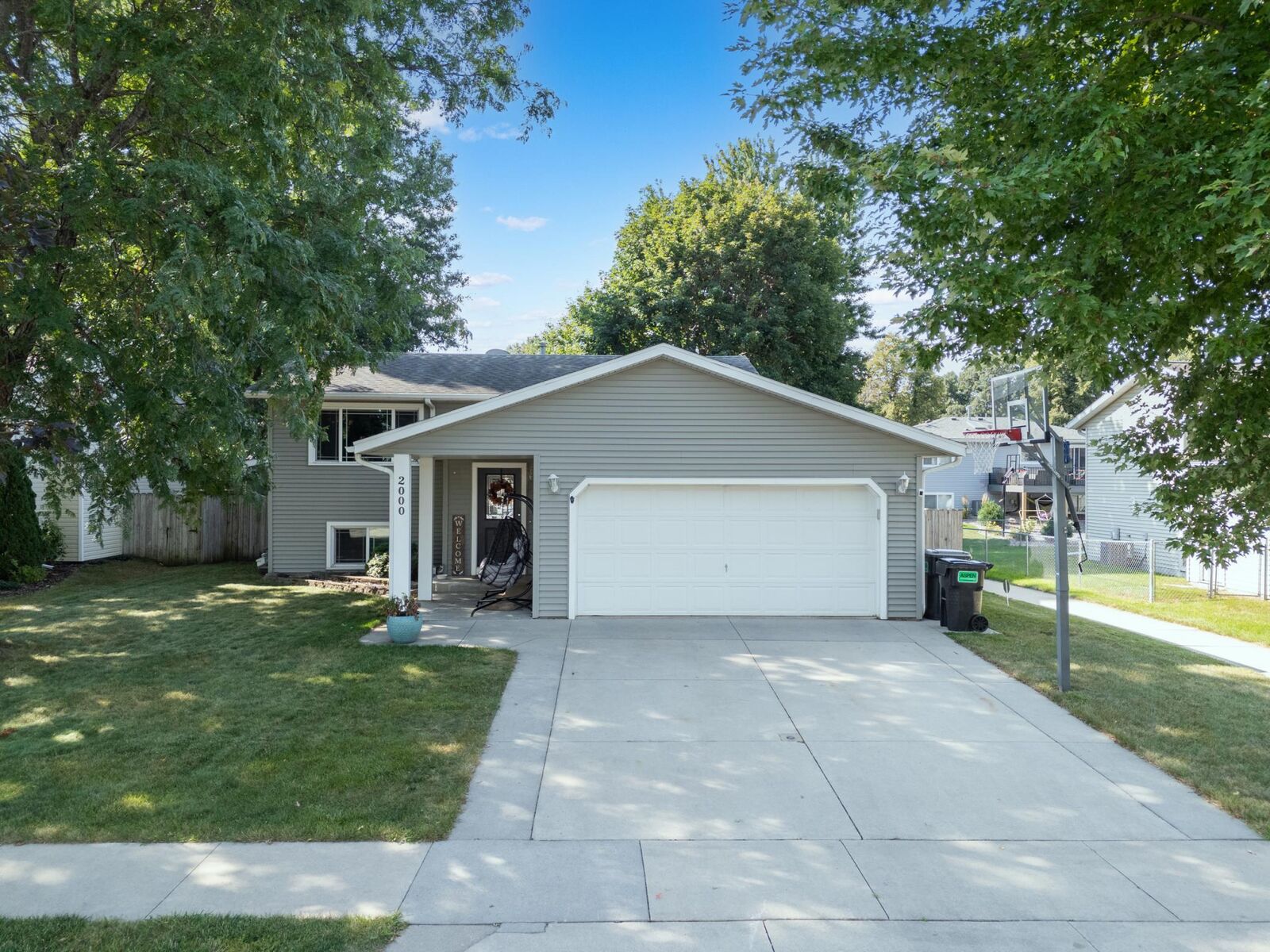 Property Photo:  2000 23 1/2 Street SE  MN 55904 