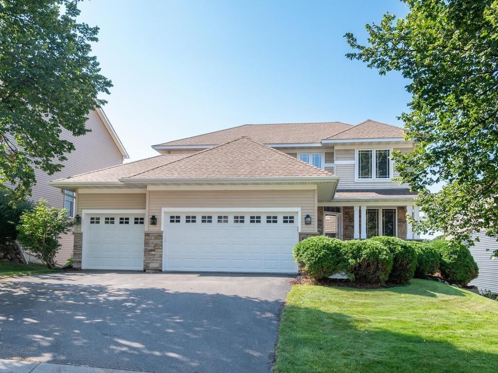 Property Photo:  1511 Pembroke Pass  MN 55317 