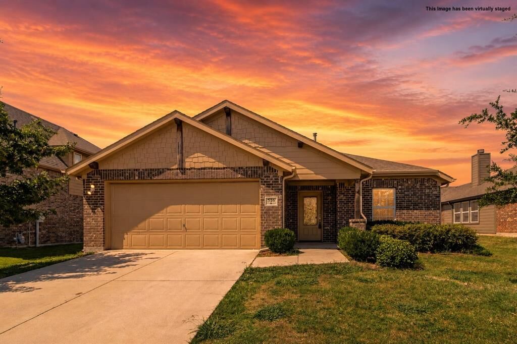 Property Photo: 516 Hunt Farms Road TX 75189