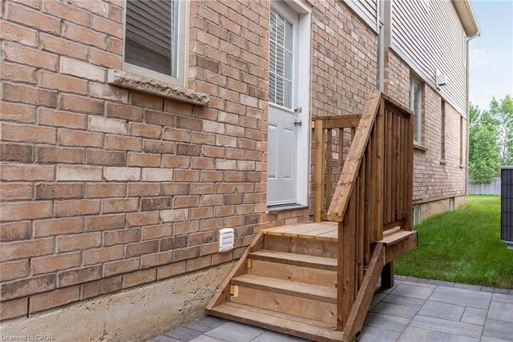 Property Photo:  53 Creek Ridge Street  ON N2R 0B6 