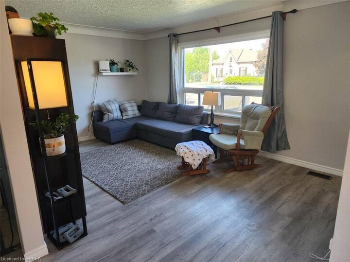 Property Photo:  86 North Park Street  ON N3R 4K1 