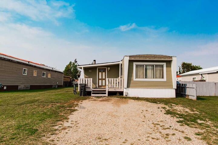 Property Photo:  55-51037 Twp Rd 714  AB T8X 4B2 