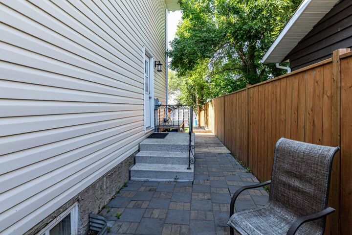 Property Photo:  4113 53 Avenue  AB T4G 1G3 