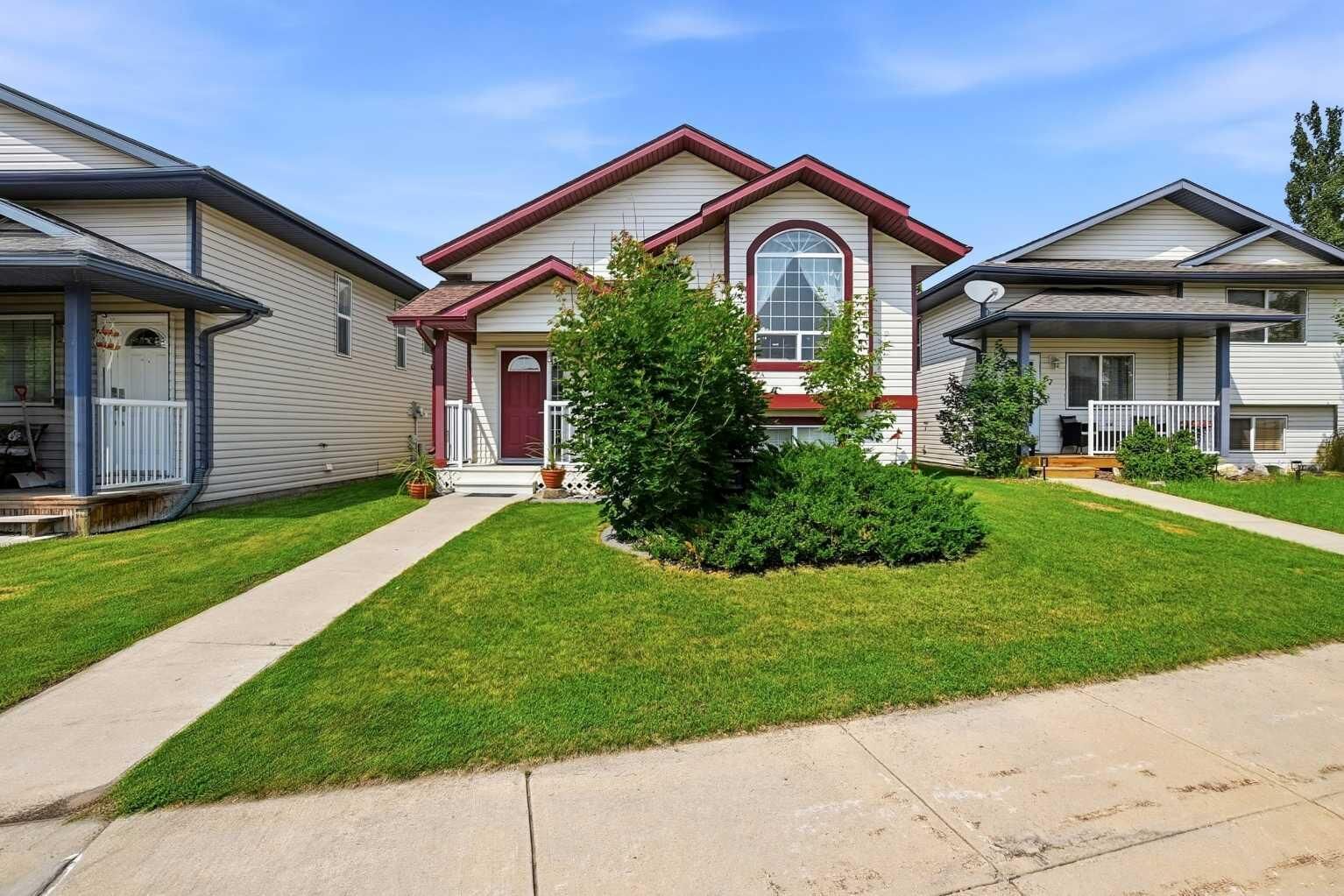 Property Photo:  91 Doherty Close  AB T4R 3G1 