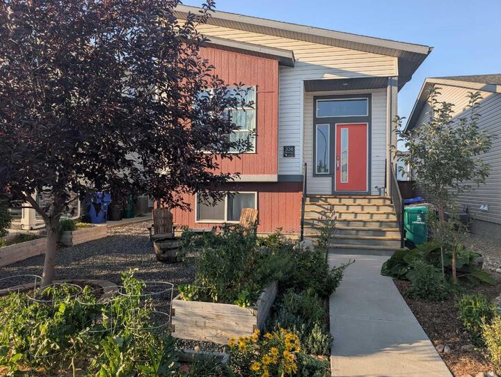 Property Photo:  336 Crocus Terrace W  AB T1J 5J3 