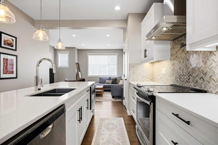 Property Photo:  355 Nolancrest Heights NW 803  AB T3R 0Z9 