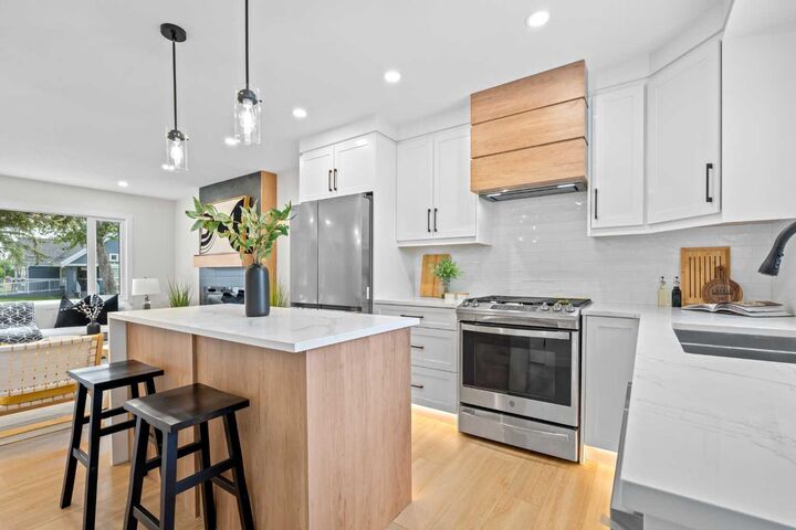 Property Photo: 3020 15 Avenue SW AB T3C 0Y6