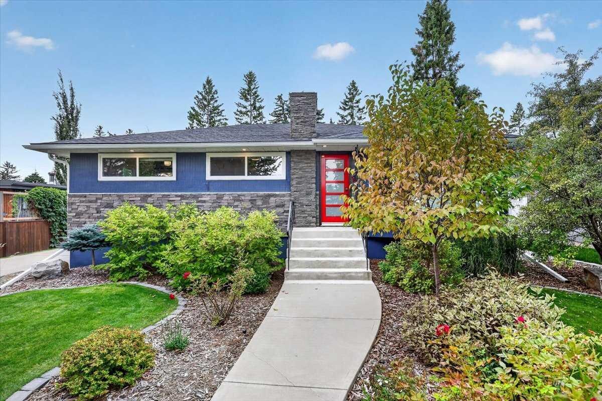 Property Photo:  4111 19 Avenue SW  AB T3E 0G7 