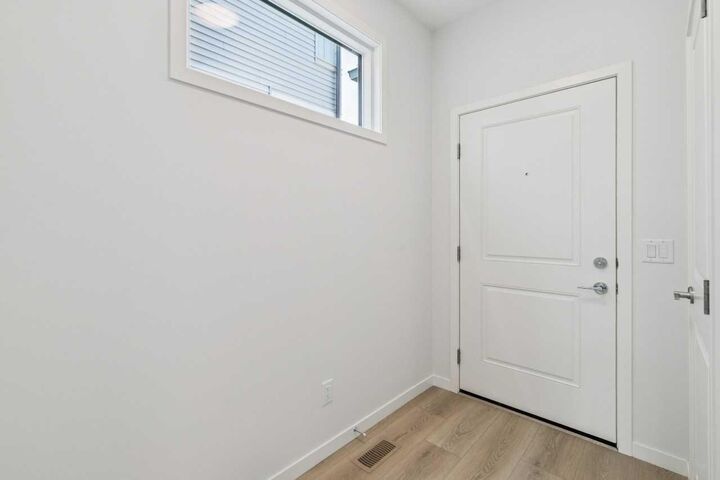 Property Photo:  186 Aquila Grove NW  AB T3R 2N8 