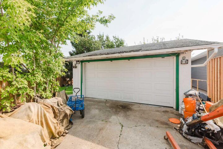 Property Photo:  9205 111 Avenue  AB T8V 3L7 