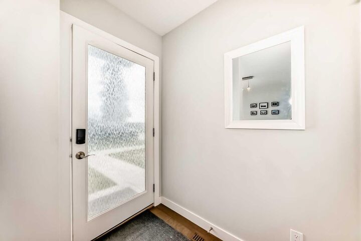 Property Photo:  67 30 Avenue SW  AB T2S 2Y4 