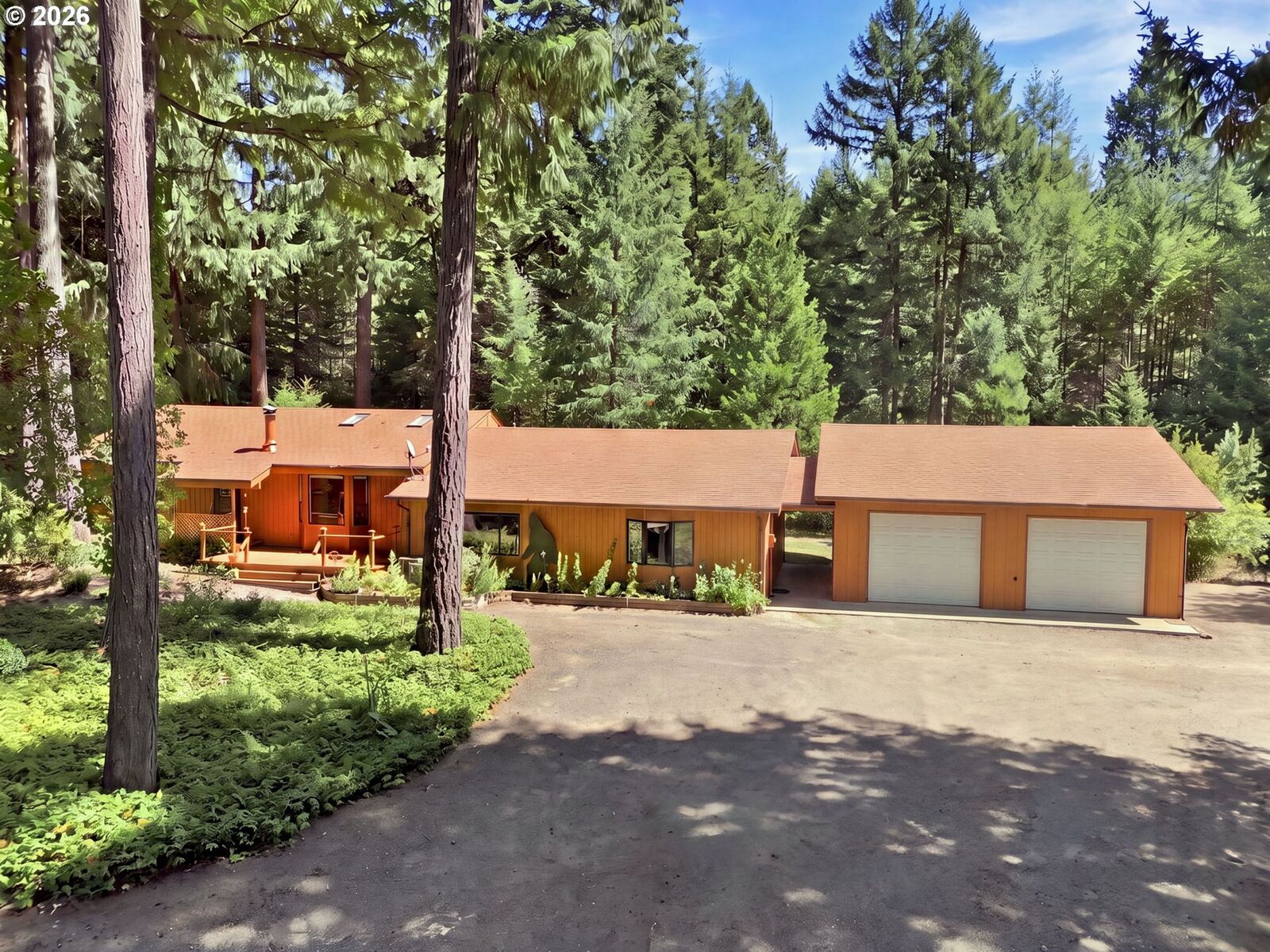 Property Photo:  90305 Baker Rd  OR 97437 