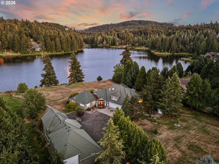 Property Photo: 20108 S Driftwood Dr OR 97045