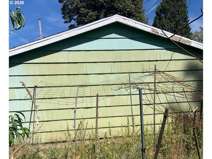 Property Photo:  4514 SE Gladstone St  OR 97206 