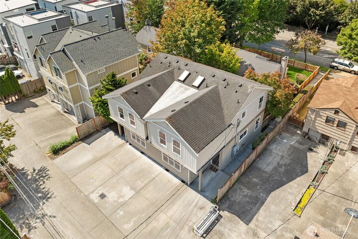 Property Photo: 5616 Fauntleroy Way SW WA 98136