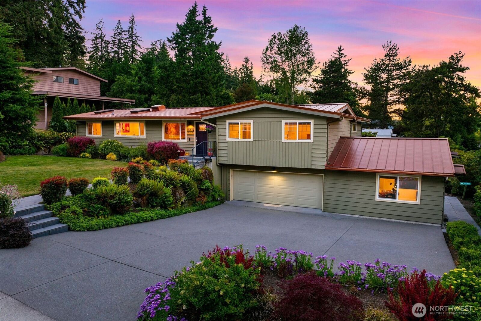 Property Photo:  15734 SE 26th Street  WA 98008 