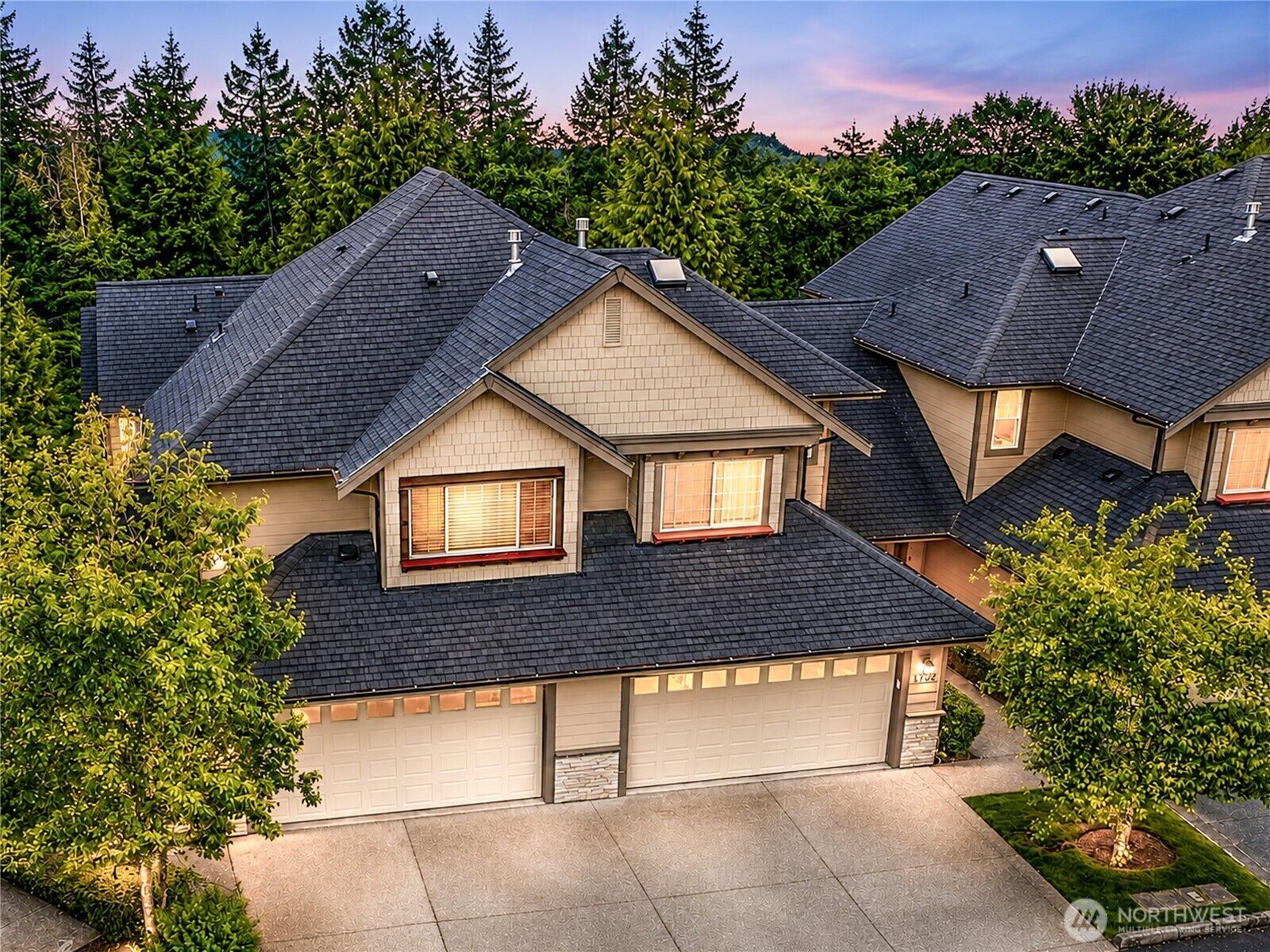 Property Photo:  13824 N Creek Drive 1702  WA 98012 