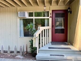 Property Photo:  4326  156th Street SE 1A  WA 98087 