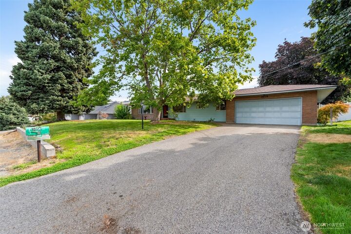 Property Photo:  1605 N Ashland Avenue  WA 98802 