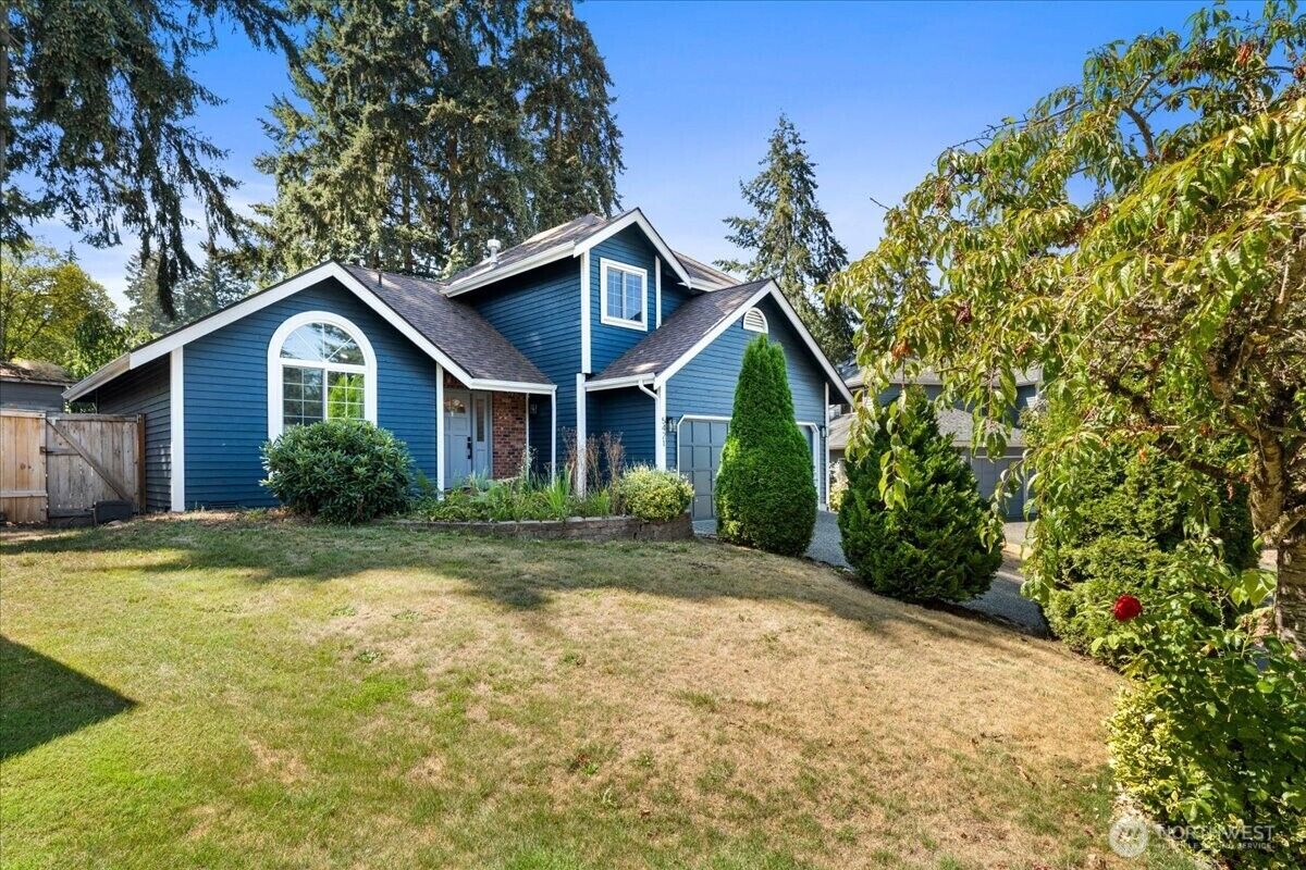 Property Photo: 5421 James Place SE WA 98092