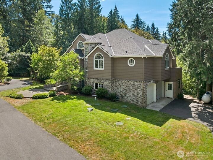 Property Photo: 26020 SE Old Black Nugget Road WA 98029
