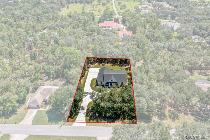 Property Photo:  2210 E Celina Street  FL 34453 