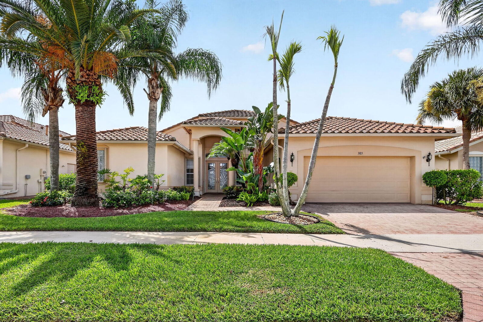 Property Photo: 303 NW Bayside Court FL 34986