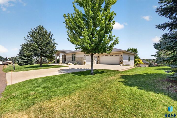 Property Photo: 3001 W Old Yankton Rd SD 57108