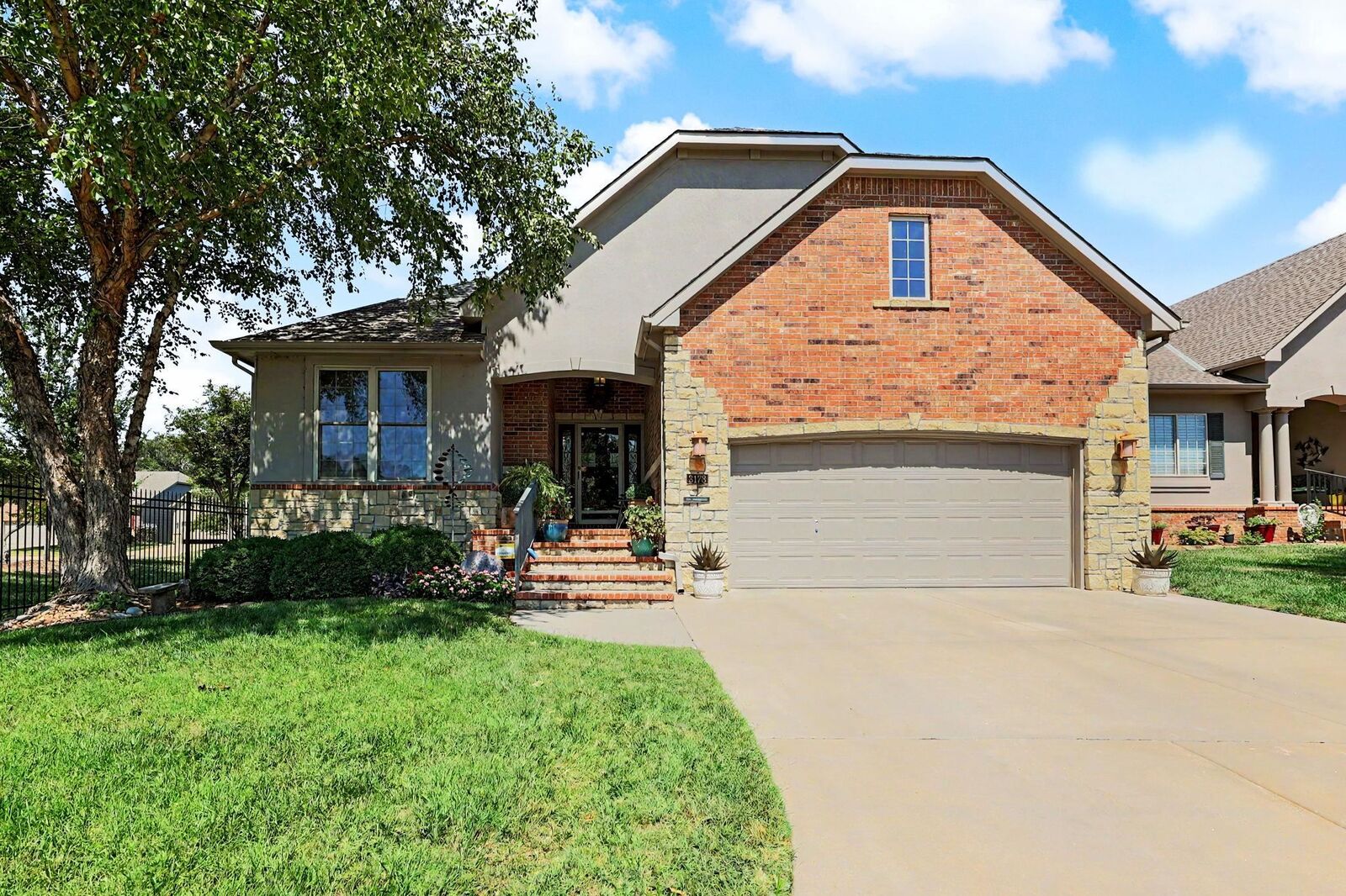 Property Photo: 3178 N Lake Ridge Ct KS 67205