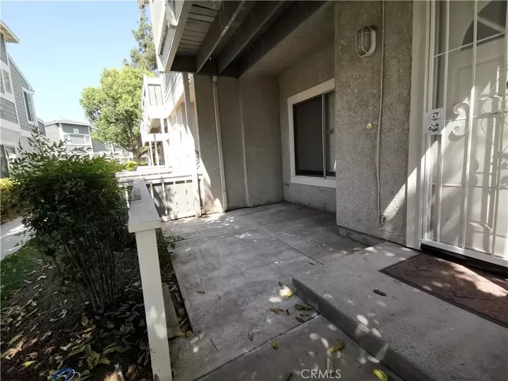 Property Photo:  926 W Philadelphia Street 26  CA 91762 