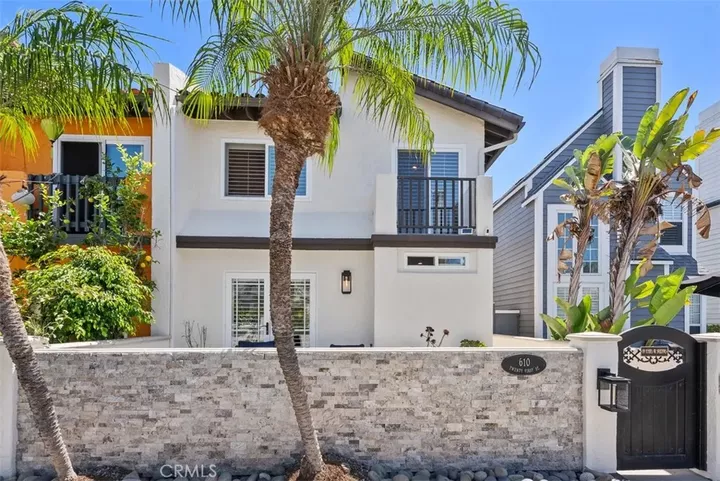 Property Photo:  610 21st Street  CA 92648 