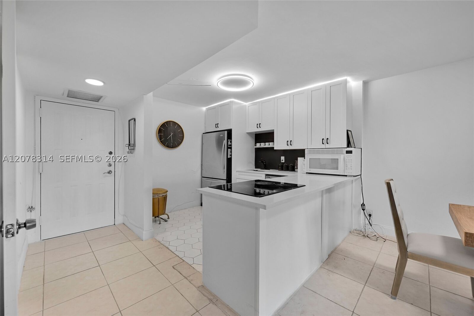 Property Photo: 400 Leslie Dr 605 FL 33009