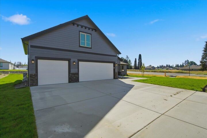 Property Photo: 34300 N Short Rd WA 99006