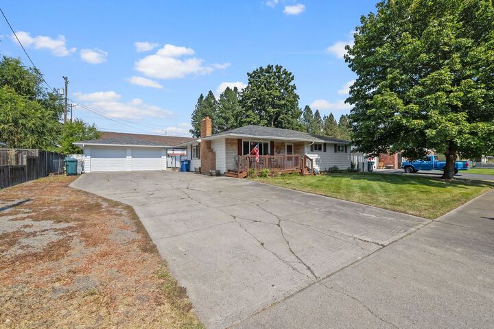 Property Photo: 316 W Montgomery Pl ID 83854