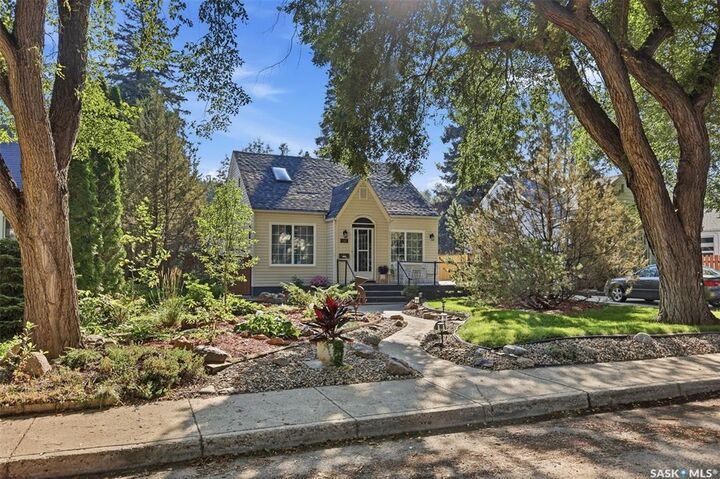 Property Photo: 1305 Cairns Avenue SK S7H 2H3