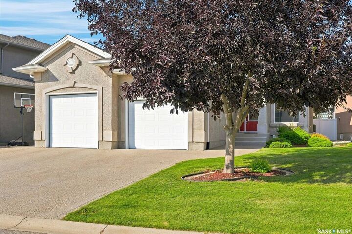 Property Photo: 6407 Wascana Court Bay SK S4V 3E6